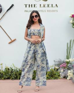 Barkha Singh feet photo thumbnail