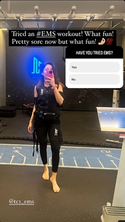 Barkha Singh feet photo thumbnail