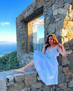 Barkha Singh feet photo thumbnail