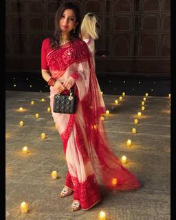 Barkha Singh feet photo thumbnail