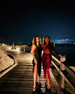 Barkha Singh feet photo thumbnail