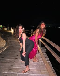 Barkha Singh feet photo thumbnail