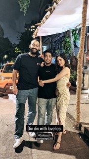 Barkha Singh feet photo thumbnail