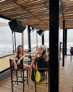 Barkha Singh feet photo thumbnail