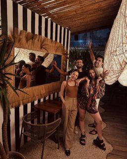 Barkha Singh feet photo thumbnail