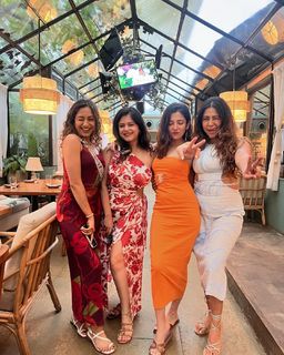 Barkha Singh feet photo thumbnail