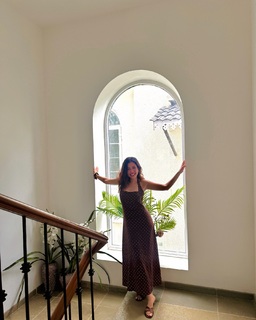 Barkha Singh feet photo thumbnail