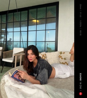 Barkha Singh feet photo thumbnail