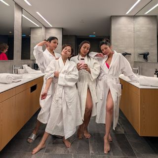 Barkha Singh feet photo thumbnail