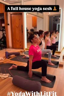 Barkha Singh feet photo thumbnail