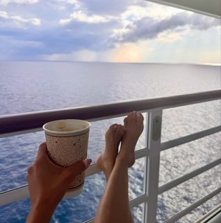 Barkha Singh feet photo thumbnail