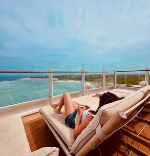 Barkha Singh feet photo thumbnail