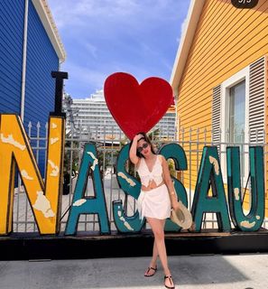 Barkha Singh feet photo thumbnail