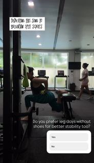 Barkha Singh feet photo thumbnail