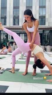 Barkha Singh feet photo thumbnail