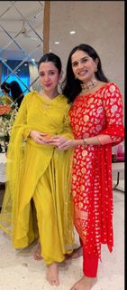 Barkha Singh feet photo thumbnail