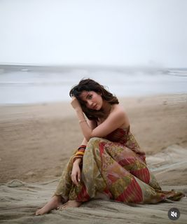 Barkha Singh feet photo thumbnail