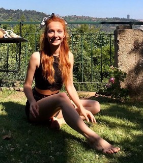 Basak Gümülcinelioglu feet photo 3