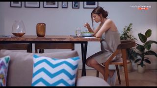 Basak Parlak feet photo thumbnail