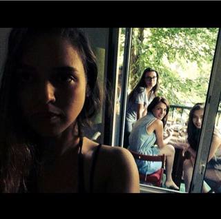 Basak Parlak feet photo thumbnail