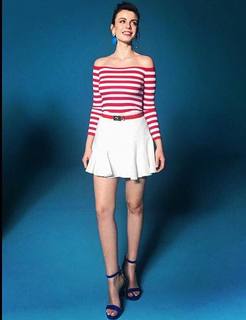 Basak Parlak feet photo thumbnail