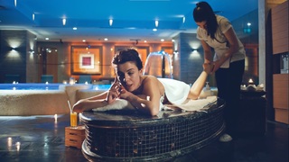 Basak Parlak feet photo thumbnail