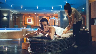 Basak Parlak feet photo thumbnail