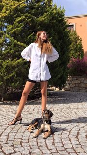 Basak Parlak feet photo thumbnail