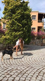 Basak Parlak feet photo thumbnail