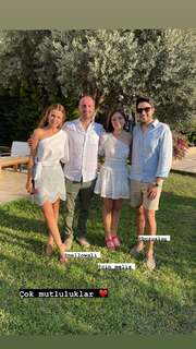 Basak Parlak feet photo thumbnail