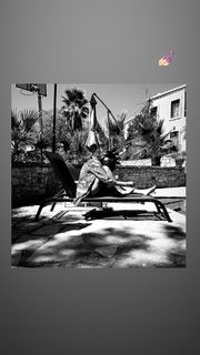 Basak Parlak feet photo thumbnail