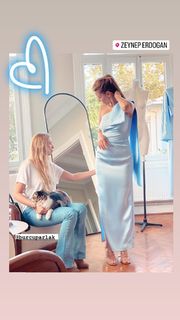 Basak Parlak feet photo thumbnail