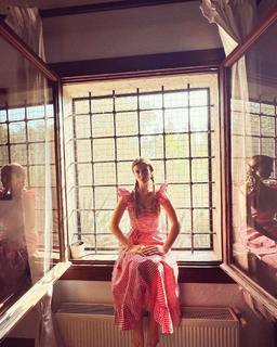 Basak Parlak feet photo thumbnail