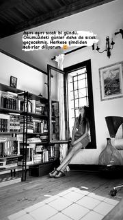 Basak Parlak feet photo thumbnail