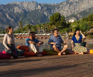 Basak Parlak feet photo thumbnail