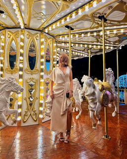 Basak Parlak feet photo thumbnail