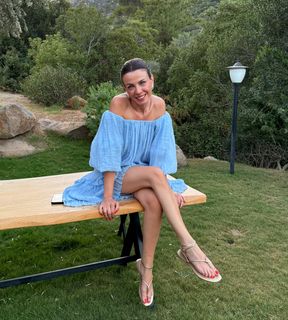 Basak Parlak feet photo thumbnail