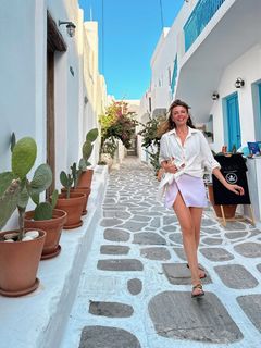 Basak Parlak feet photo thumbnail