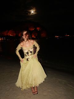 Basak Parlak feet photo thumbnail