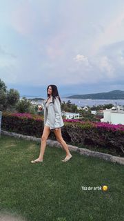 Basak Parlak feet photo 3