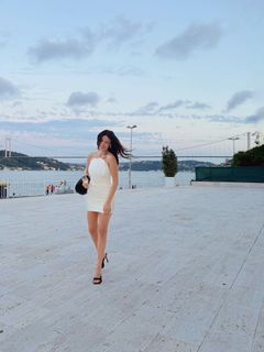 Basak Parlak feet photo 3