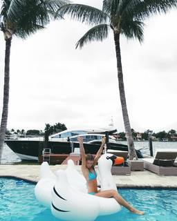 Baskin Champion feet photo 3