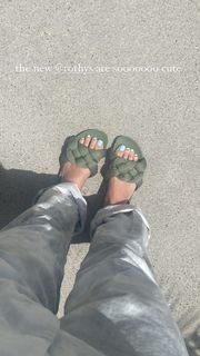 Baskin Champion feet photo 3