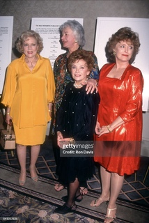 Bea Arthur feet photo 6