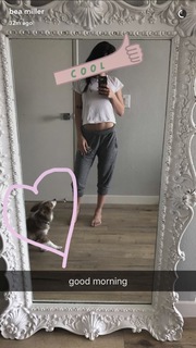 Bea Miller feet photo 1