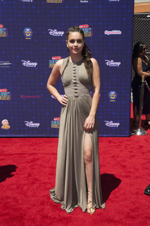 Bea Miller feet photo 9