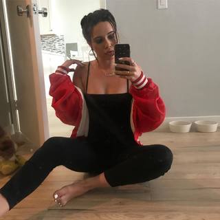 Bea Miller feet photo 4