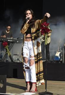 Bea Miller feet photo 13