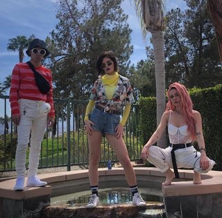 Bea Miller feet photo 3