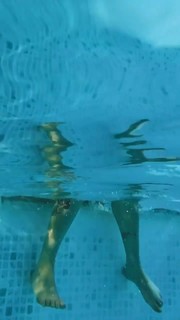 Beabadoobee feet photo thumbnail